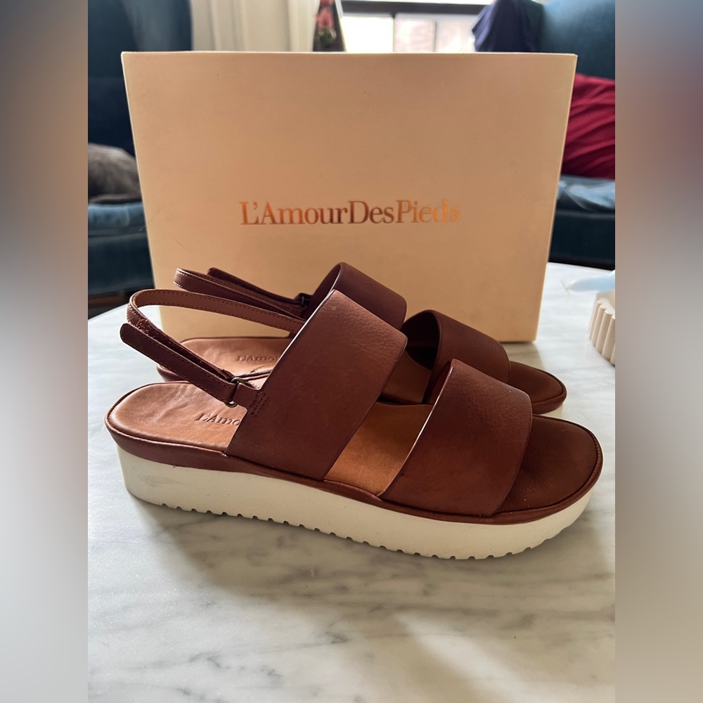 NWT! L'Amour Des Pieds Abruzzo Sandal 7.5M US